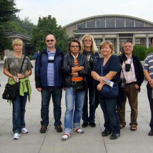 Obisk delegacije slovenskih mladinskih pisateljev na Kitajskem