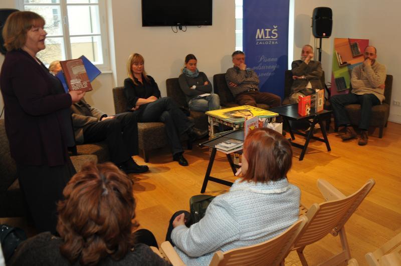 Utrinki s predstavitve knjig ob 10 letnici založbe