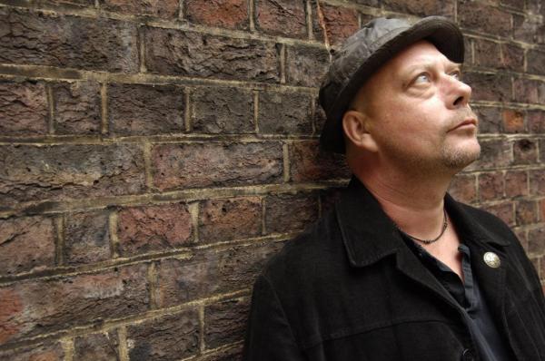 V Slovenijo prihaja Kevin Brooks!