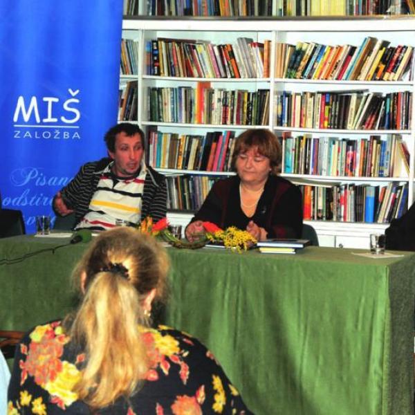 Razmišljanje za odrasle, za mlade pa humor in opazovanje sveta