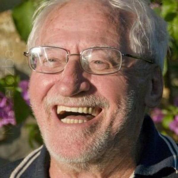 Odšel je Tone Pavček, naš prijatelj, naš sončni pesnik.